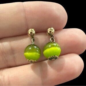Vintage Green Cats Eye Stud Earrings With Gold-Tone Accents